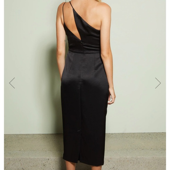 Black asymmetric one shoulder evening dress - Picture 4 of 11